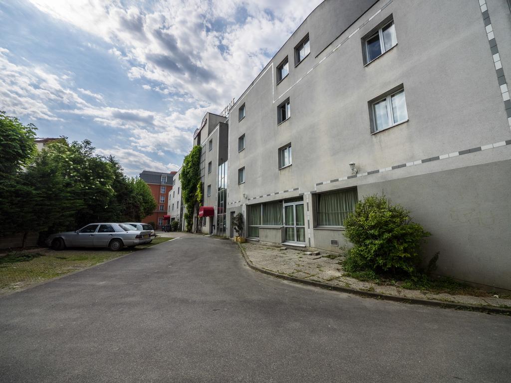 Milton Hotel Neuilly-Plaisance Exteriér fotografie