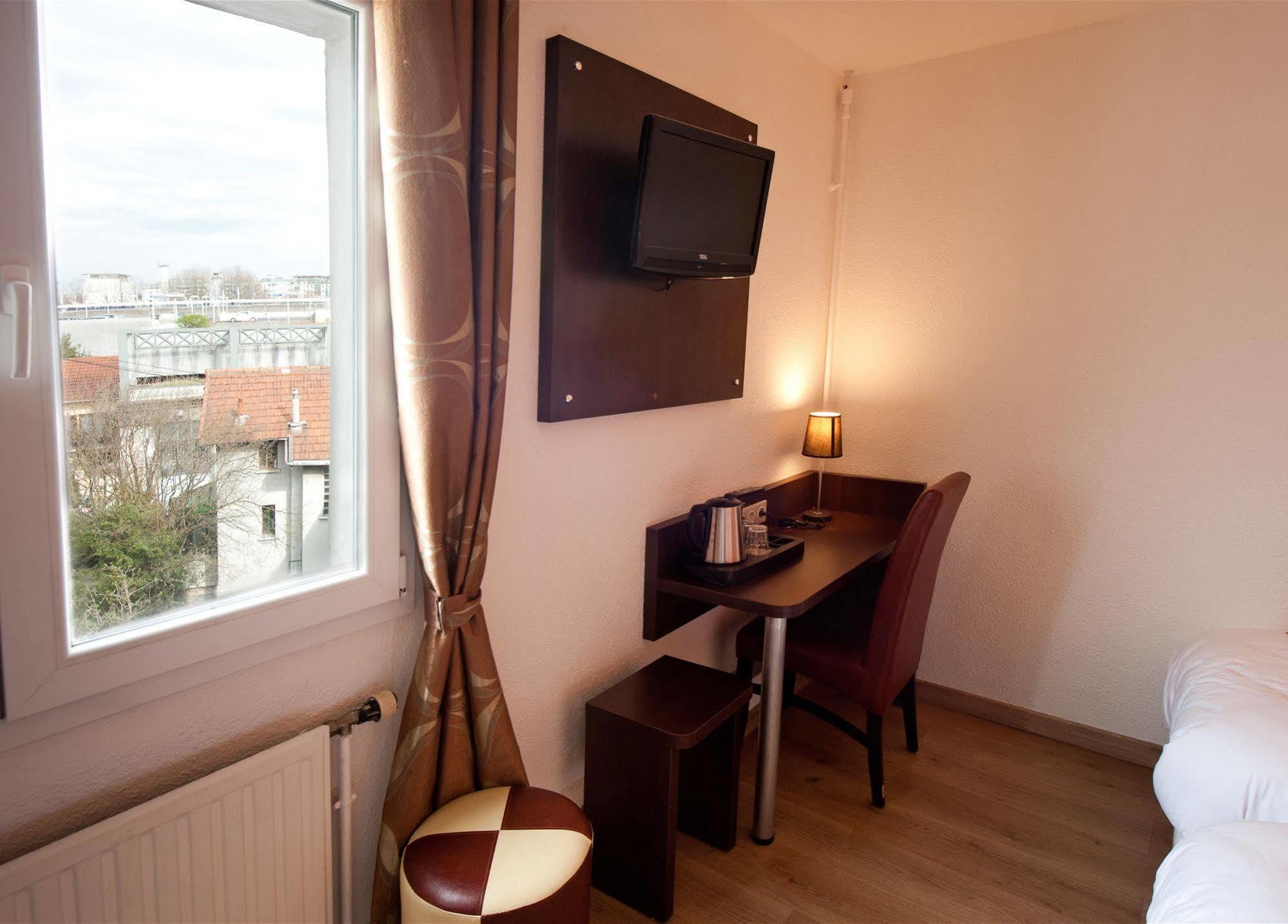 Milton Hotel Neuilly-Plaisance Exteriér fotografie