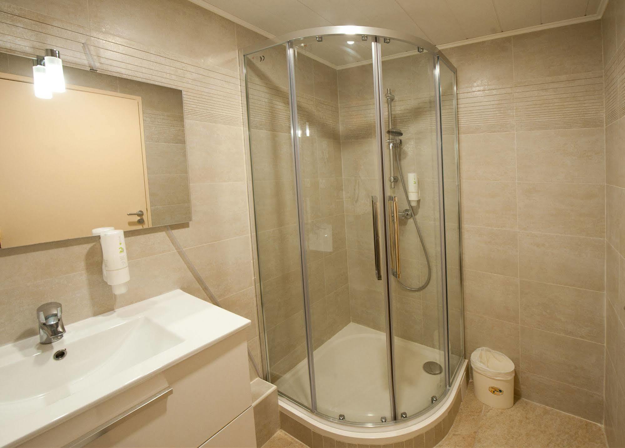 Milton Hotel Neuilly-Plaisance Exteriér fotografie